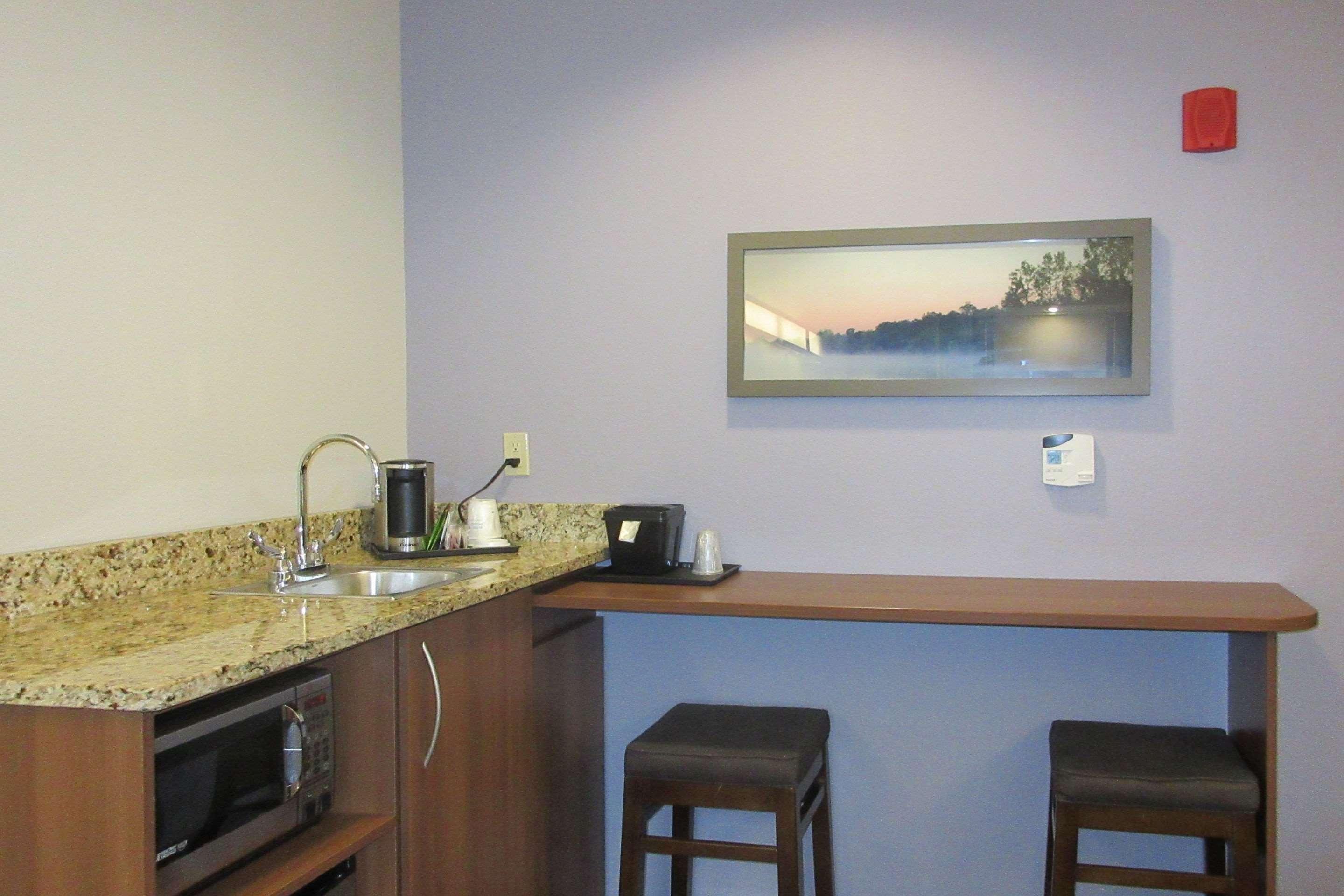Quality Inn & Suites Caldwell I-77 Kültér fotó